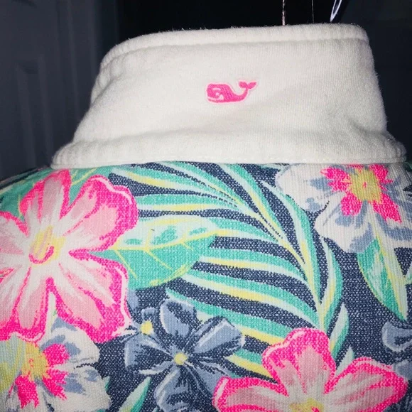 Vineyard Vines Floral Shoulder Fleece - Picture 7 of 8